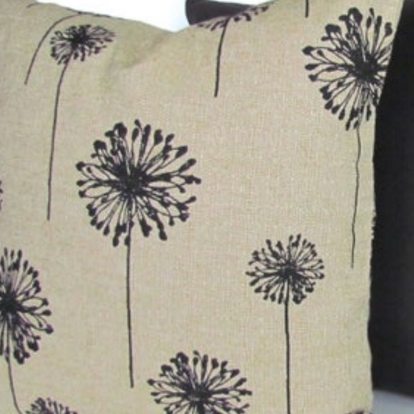 ❌SOLD❌2 Custom Black Linen Pillow Covers 24x24 - Picture 2 of 8